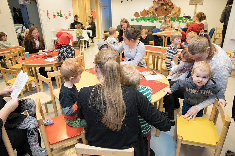Oulun seurakuntien perhekerho Yli-Iissä joulukuussa 2018.