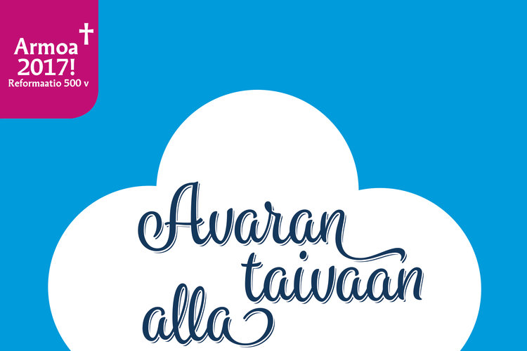 Kuvassa Avaran taivaan alla -logo