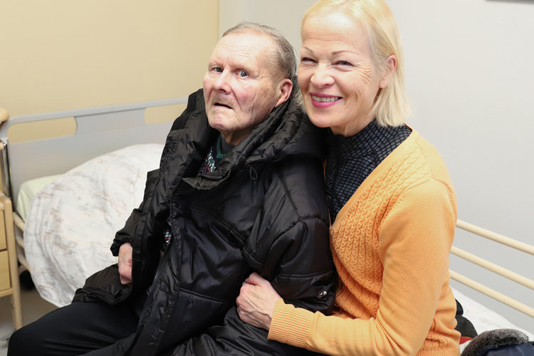 Kuvassa ulkoiluystävä Marja-Leena Kallela ja Pekka.