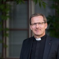 Piispanmessu - uuden piispan virkaan vihkiminen Piispanmessu - uuden piispan virkaan vihkiminen