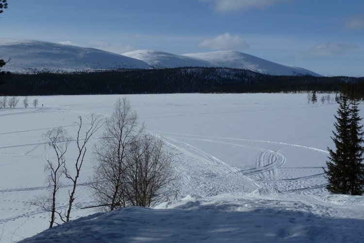 Hiihtoleiri Vuontispirtille Hiihtoleiri Vuontispirtille