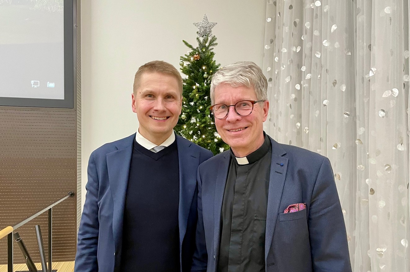 Kirkkoherra Juhani Lavanko oli viimeisessä yhteisen kirkkoneuvoston kokouksessa ennen eläkkeelle jäämistään...