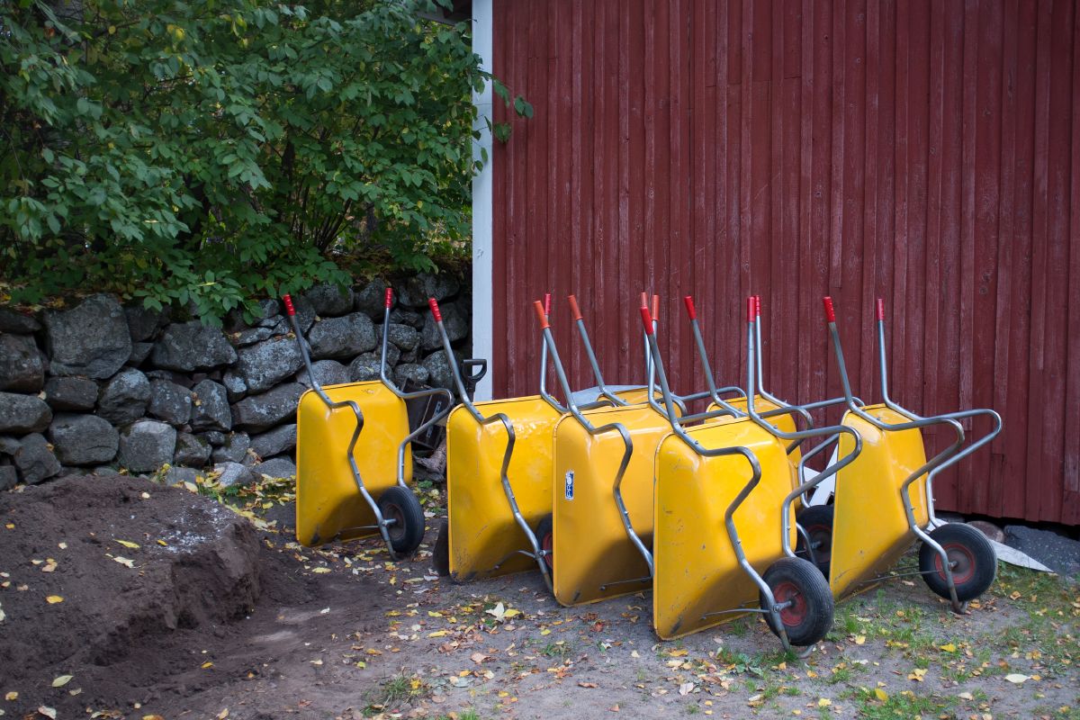 Kottikärryjä Intiön hautausmaalla Oulussa