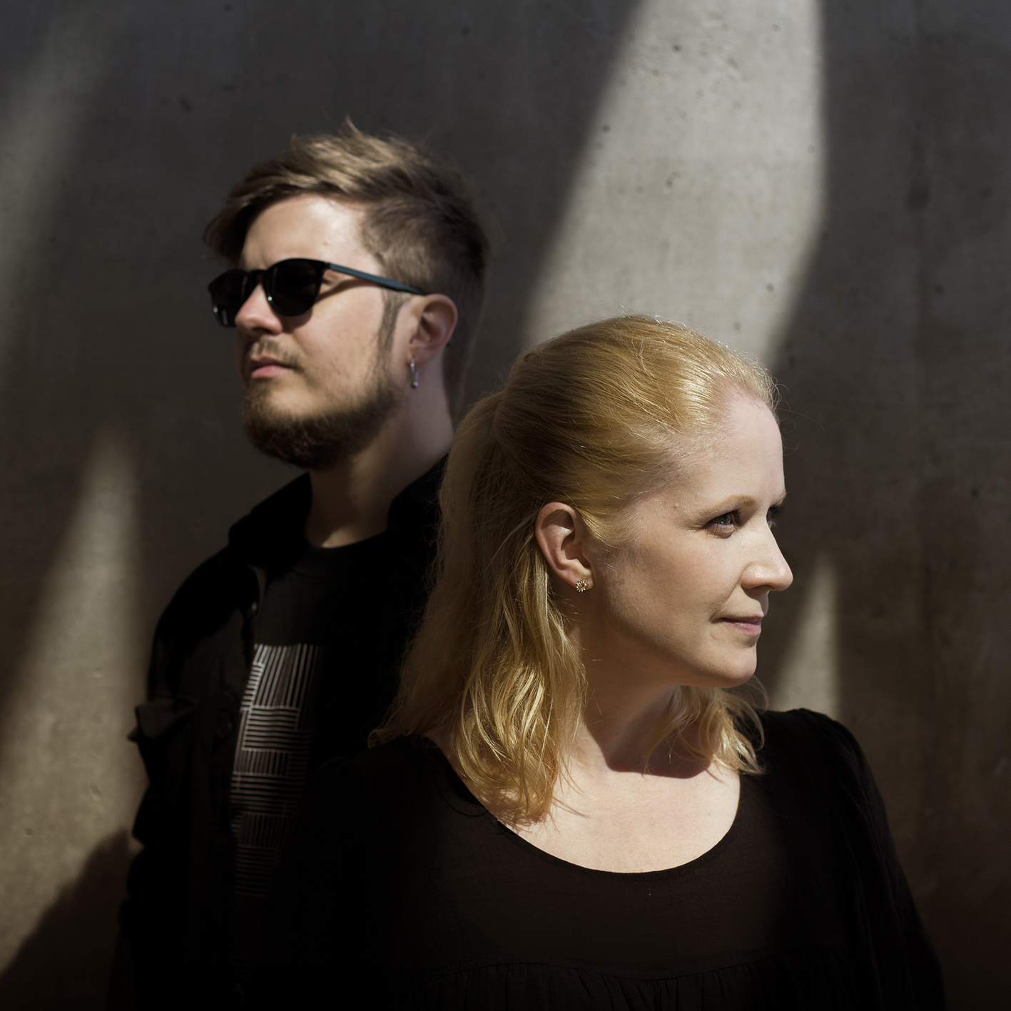 Kitaristi Heikki Ruokangas ja hanuristi Anne-Mari Kanniainen.