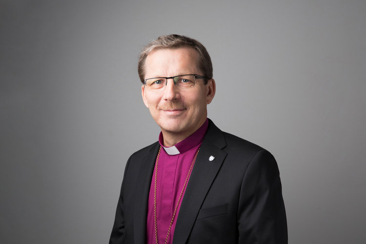 Kuvassa on piispa Jukka Keskitalo.