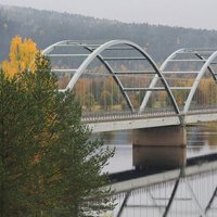 Silta Suomen ja Ruotsin rajalta Aavasaksan ja Matarengin kohdalta.