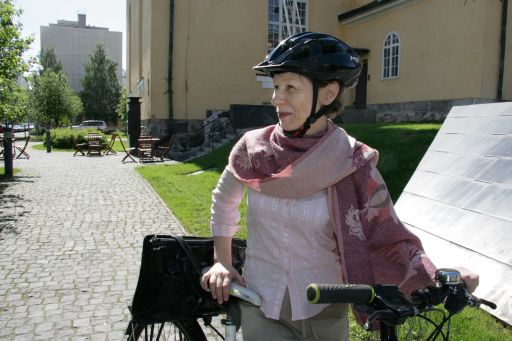 Kuvassa Ulla Mäkinen