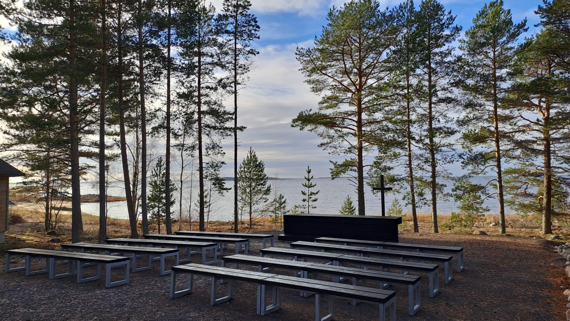 Perheleiri haukiputaalaisille perheille Loisto leirikirkko