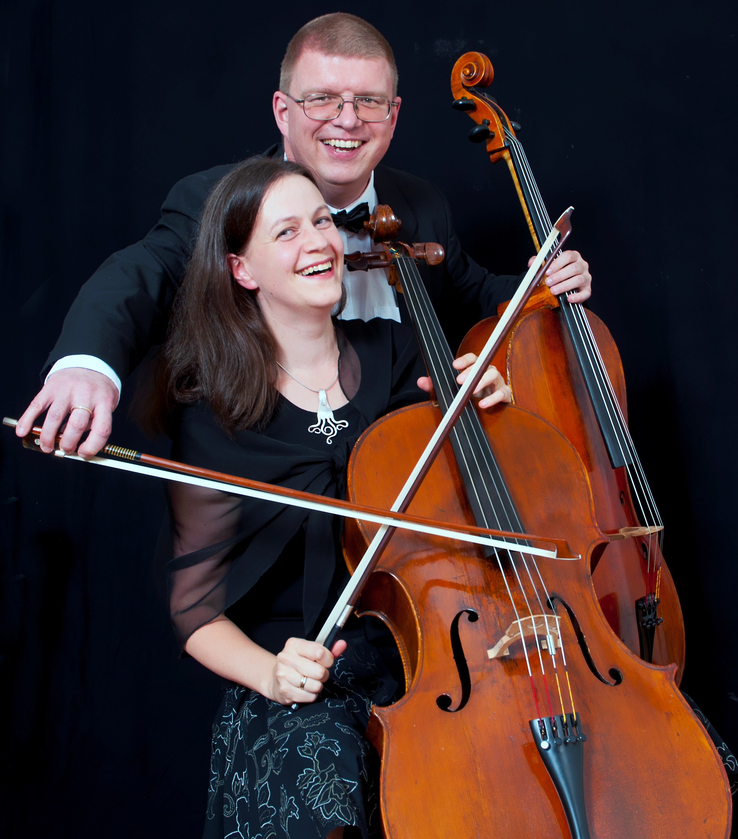 Konsertti: SELLODUO VARONEN ja PÉTER MAROSVÁRI, urut Kuvassa: Selloduo Varonen, Olli Varonen ja Maaria Varonen