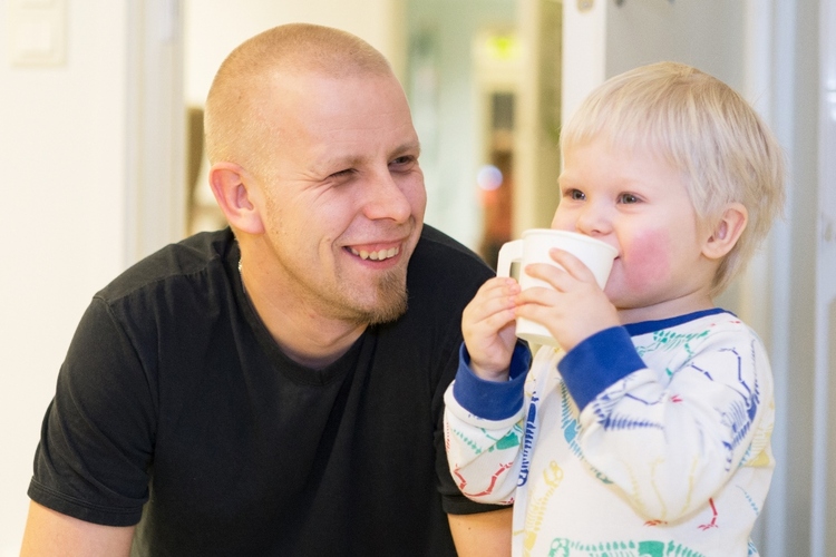 Isä-lapsi-parkki on isien, isoisien ja lasten yhteinen paikka.